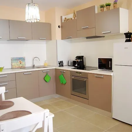 Dimargo Apartment *